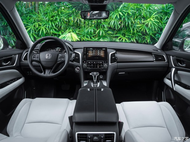 廣汽本田 冠道 2017款 240TURBO 兩驅(qū)尊享版