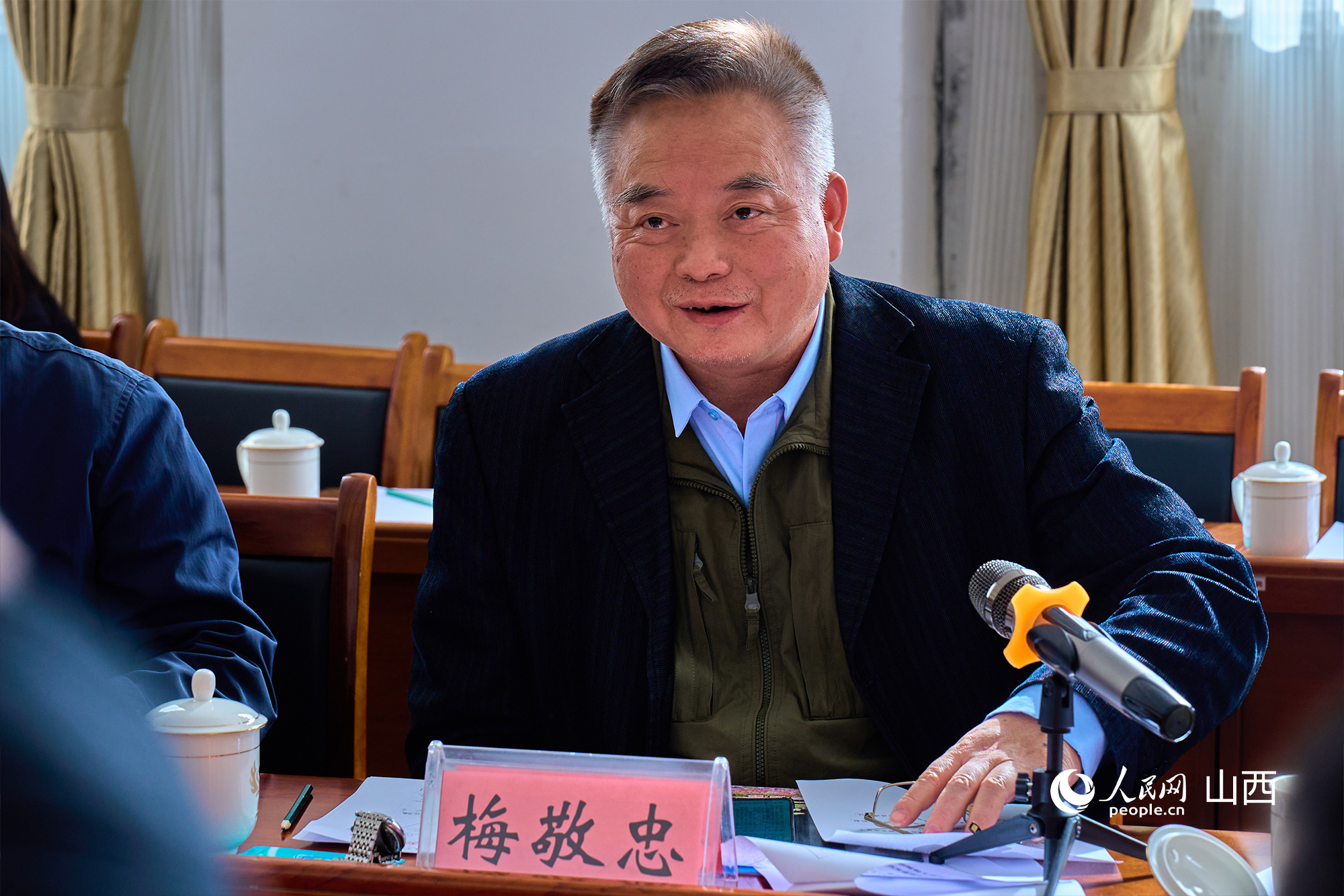 中央黨校（國家行政學(xué)院）文史教研部原副主任、教授梅敬忠。人民網(wǎng) 張超寧攝