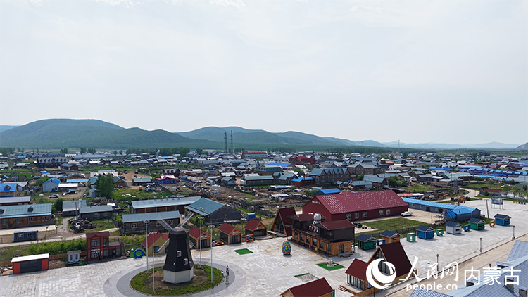 航拍恩和俄羅斯族民族鄉(xiāng)。人民網(wǎng)記者 齊浩男攝