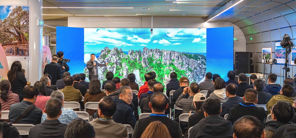 活動(dòng)現(xiàn)場，文旅星推官推介忻州。